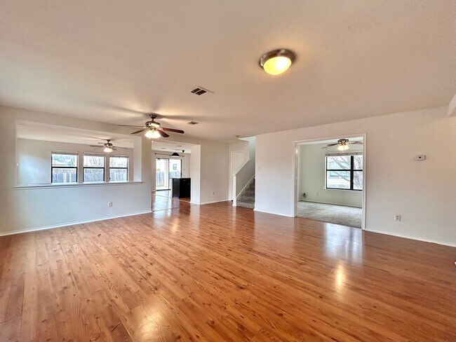 Building Photo - Cozy & Bright 4BR / 3BA Home – Garage, Deck & Laundry Room