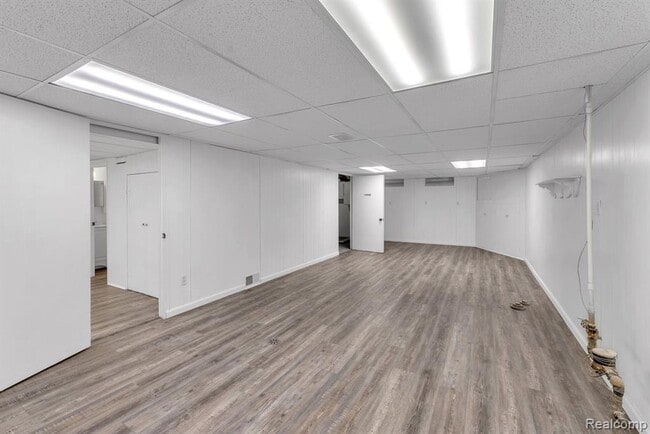 Building Photo - 32658 Kathryn St