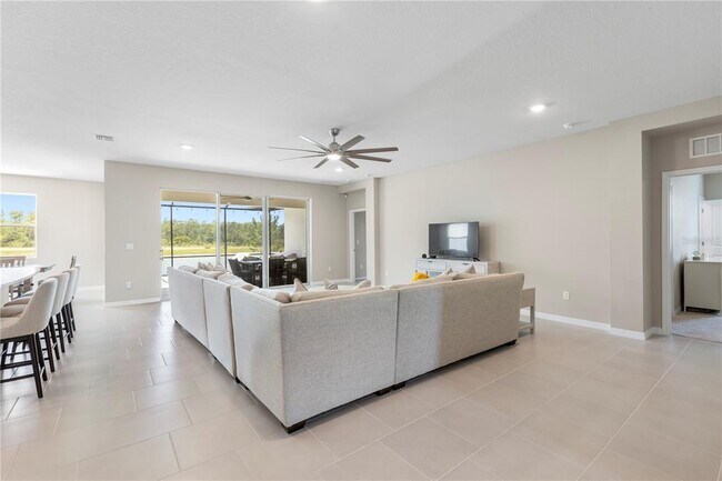 Building Photo - 33700 Hamilton Hl Ln