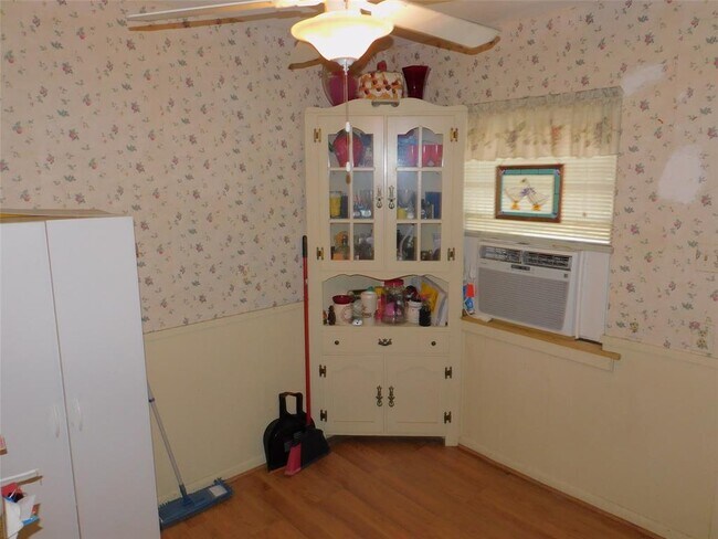 Building Photo - 1207 Trimm Ave