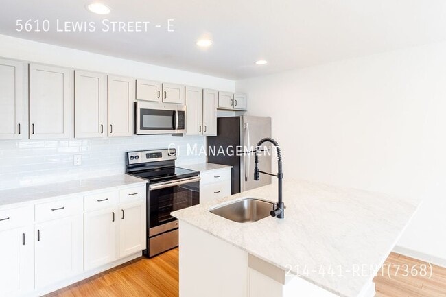 Building Photo - 5610 Lewis St