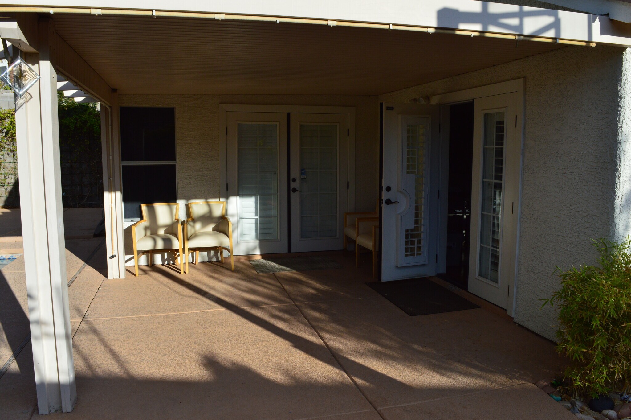 Back patio from kitchen and master to pool deck - 1524 Waterton Dr
