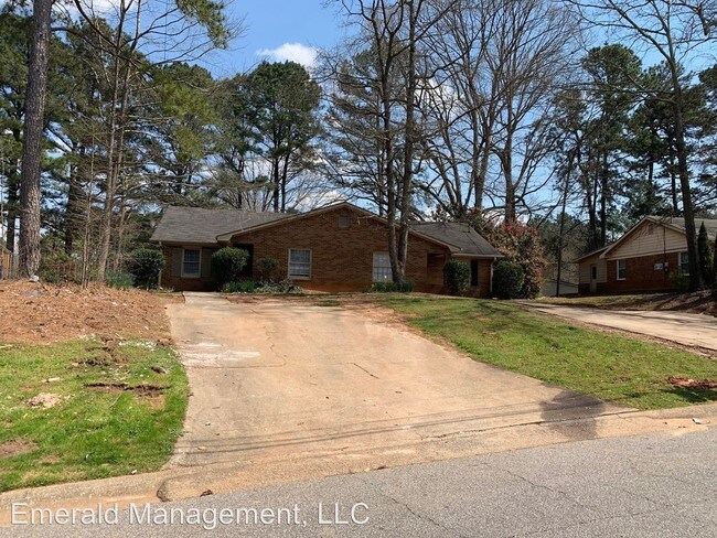 Building Photo - 406-408 Charleston Ln