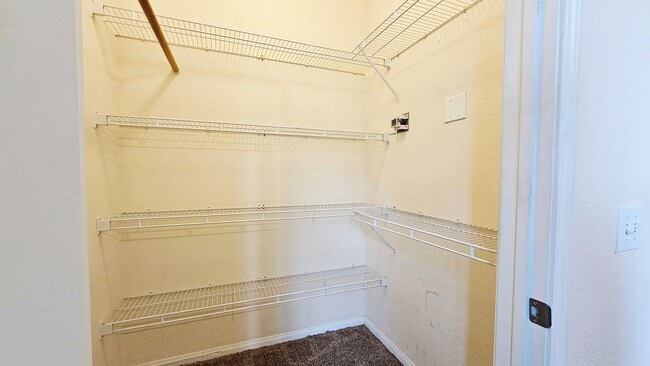 Building Photo - 2 Bed and 2 full Bathrooms Condo for Rent