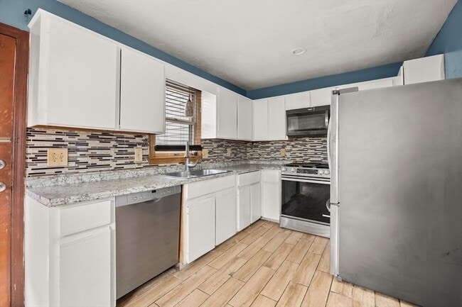 Building Photo - 39 Blendall St