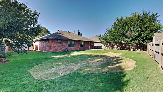 Building Photo - 1241 Capitol Dr