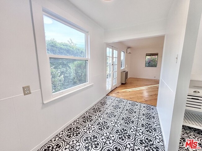 Building Photo - 2339 1/2 Norwalk Ave