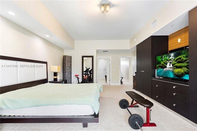 Building Photo - 5300 NW 87th Ave