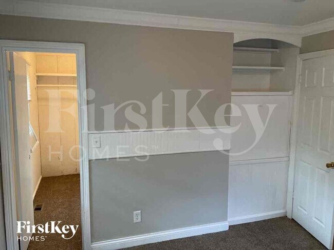 Building Photo - 3526 N Faculty Dr