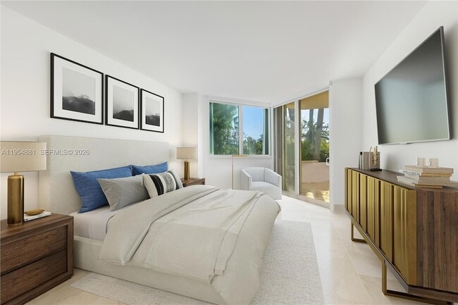 Building Photo - 300 South Pointe Dr