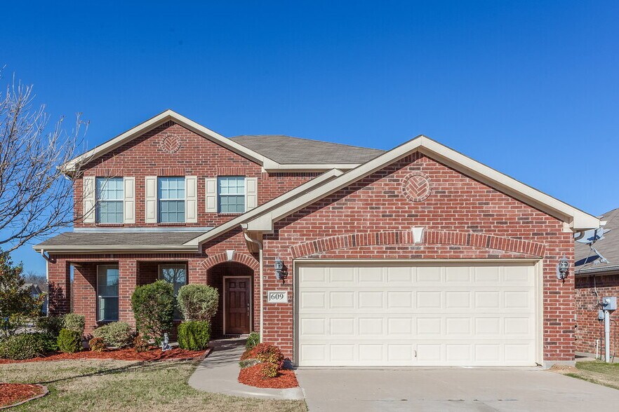 Primary Photo - 609 Cove Ct