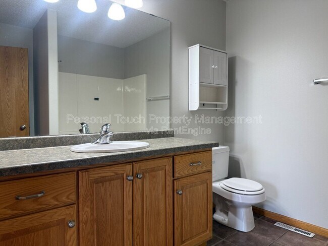 Building Photo - 1143 39th Ave S