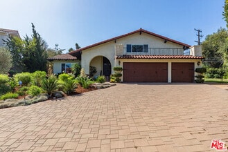 Building Photo - 6032 Sandbrook Dr