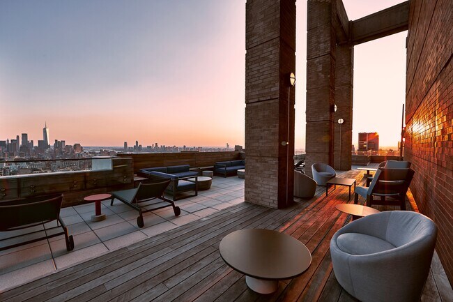 Interior Photo - Anagram Nomad