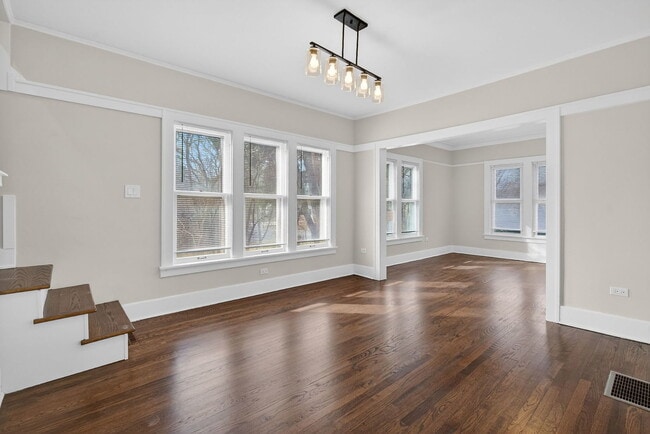 Building Photo - 741 S Jackson St