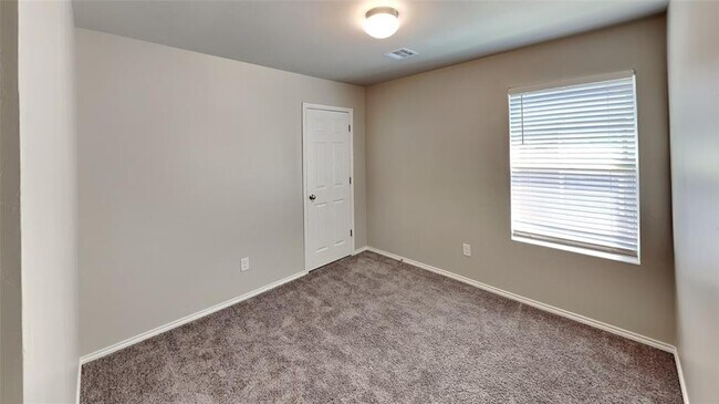 Building Photo - 5220 Mac Rd