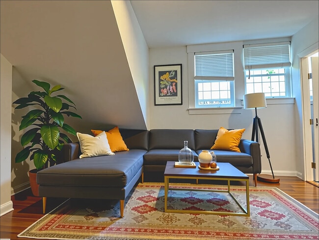 Building Photo - 107 Charles St