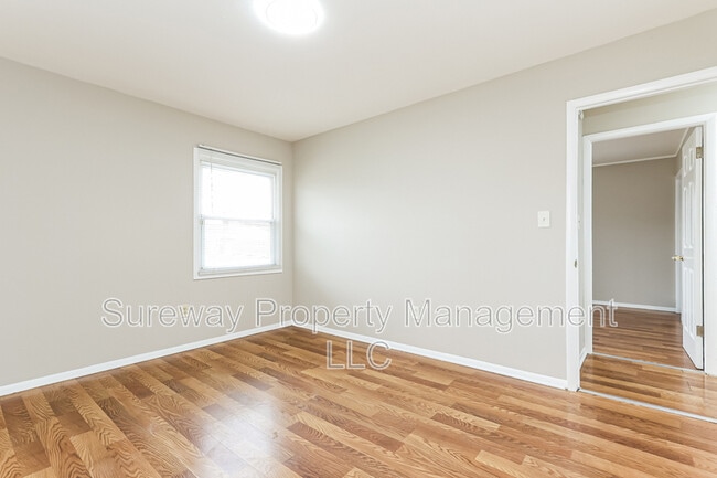 Building Photo - 40 Madestone Ln