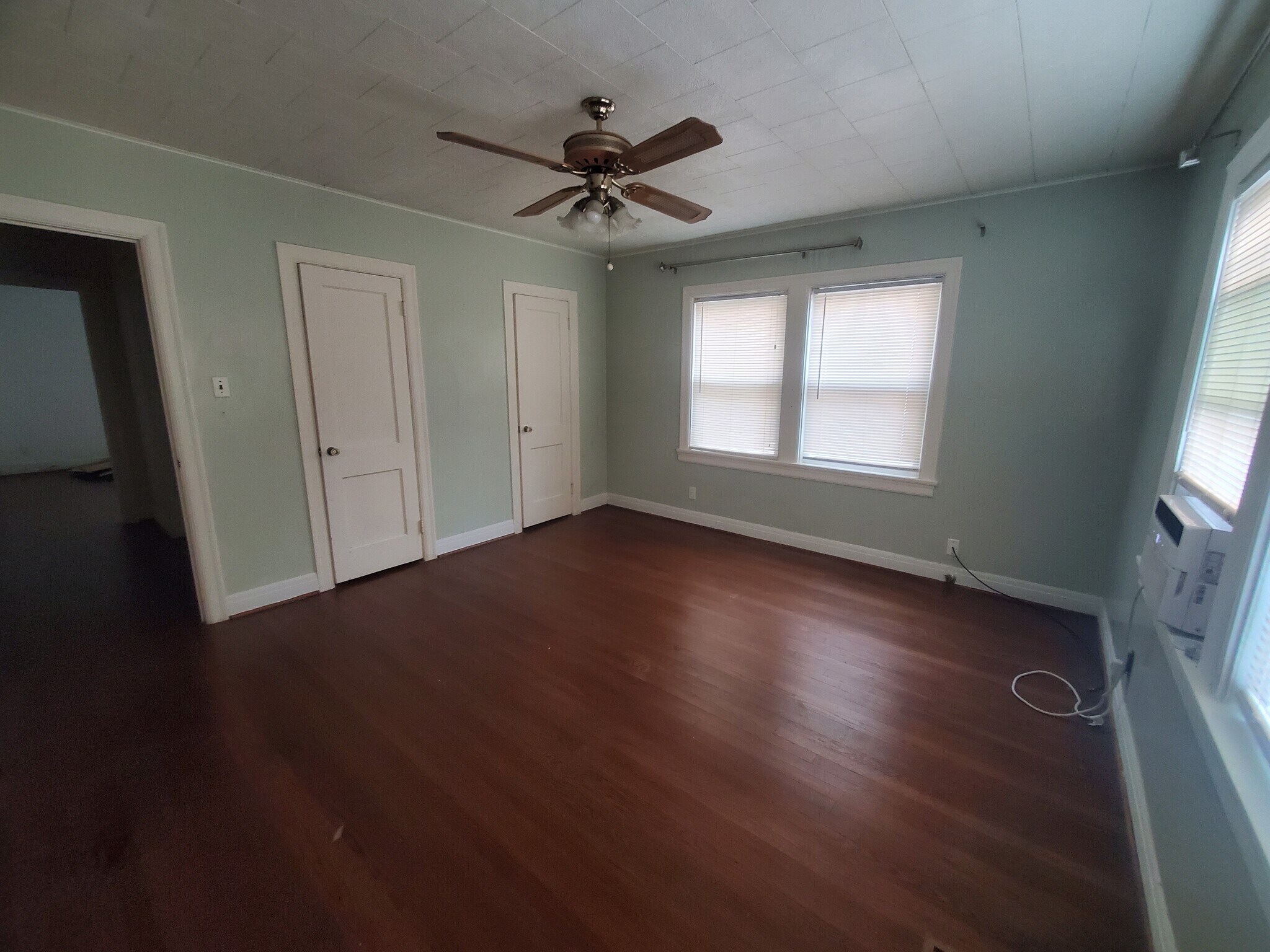 Master bedroom - 4309 Avenue N