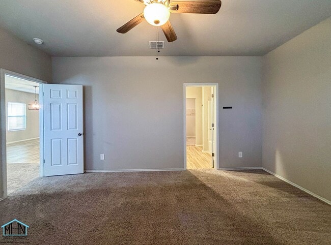 Building Photo - Inviting 3-bedroom, 2-bathroom House, Epitome of Comfort and Style!