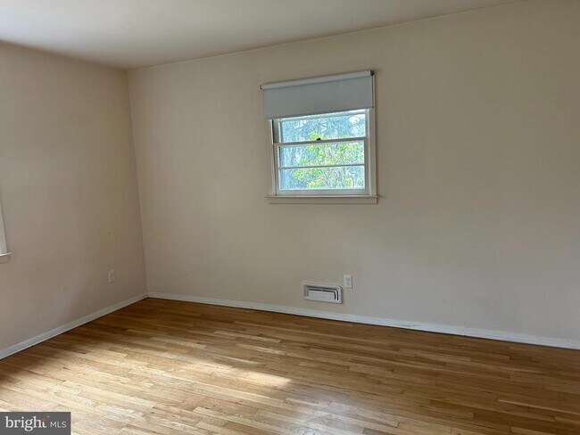 Building Photo - 14 Forester Dr