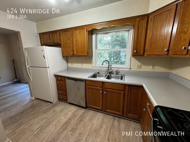 Building Photo - 424 Wynridge Dr