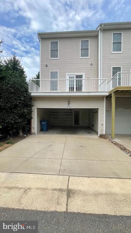 Building Photo - 42760 Hollingsworth Terrace