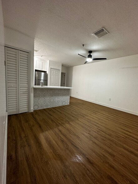 Building Photo - 2734 Bird Ave