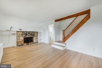 Building Photo - 429 Manor Ave