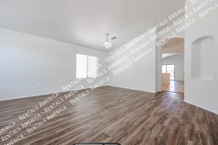 Building Photo - 2047 S 160th Ln
