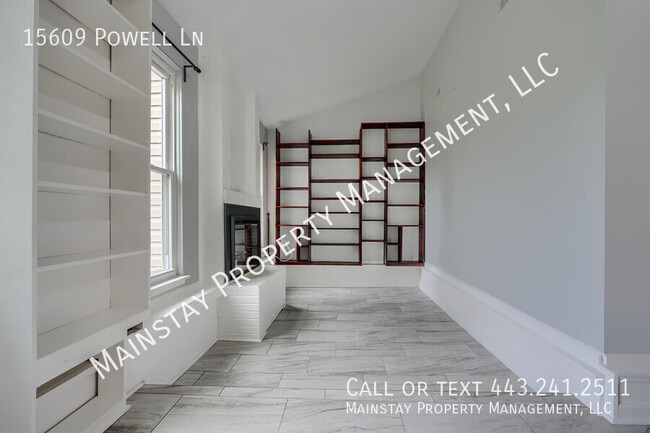 Building Photo - 15609 Powell Ln