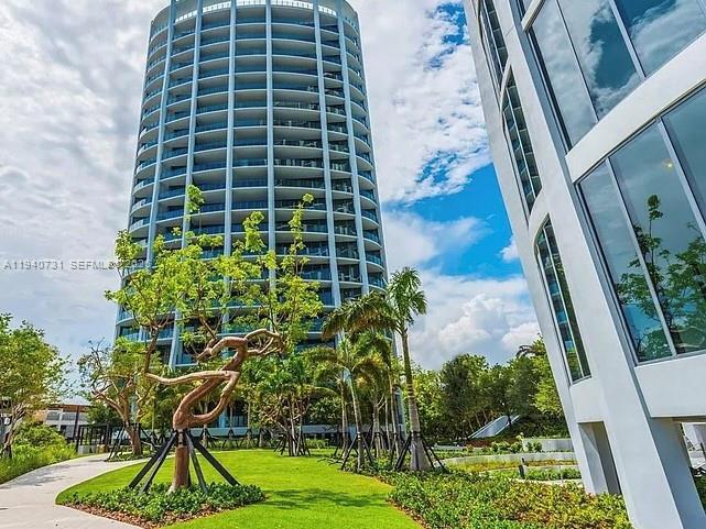 Building Photo - 2831 S Bayshore Dr