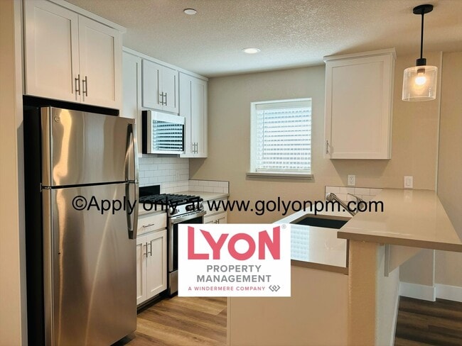 Building Photo - Stunning Modern New Construction 1 bedroom...