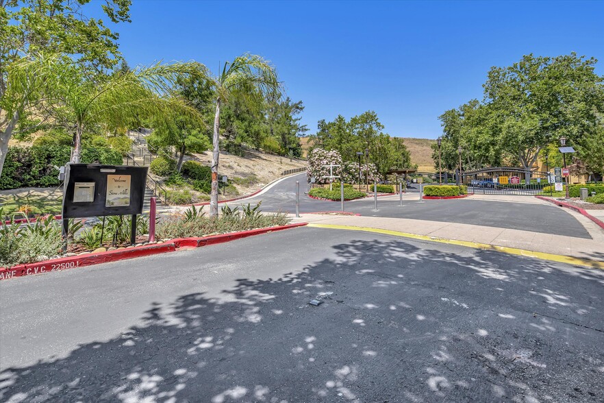 Building Photo - 440 Bollinger Canyon Ln