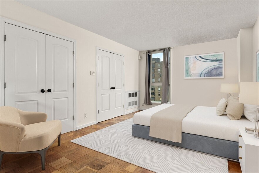 Building Photo - 77 Pond Ave