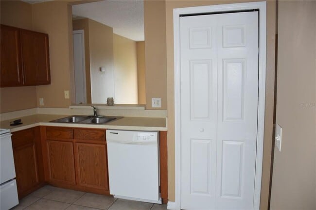Building Photo - 322 Baccarat Ct