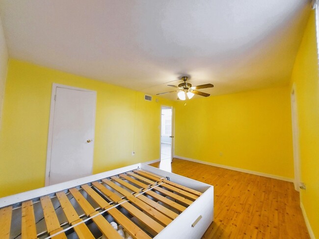 Building Photo - Charming and spacious 1BR Condo in the hea...