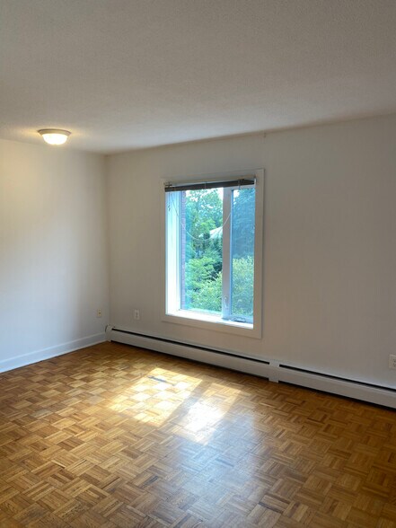 Building Photo - 518 Putnam Ave
