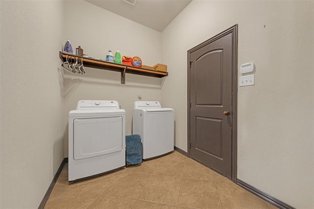 Building Photo - 12300 Hunters Knoll Dr