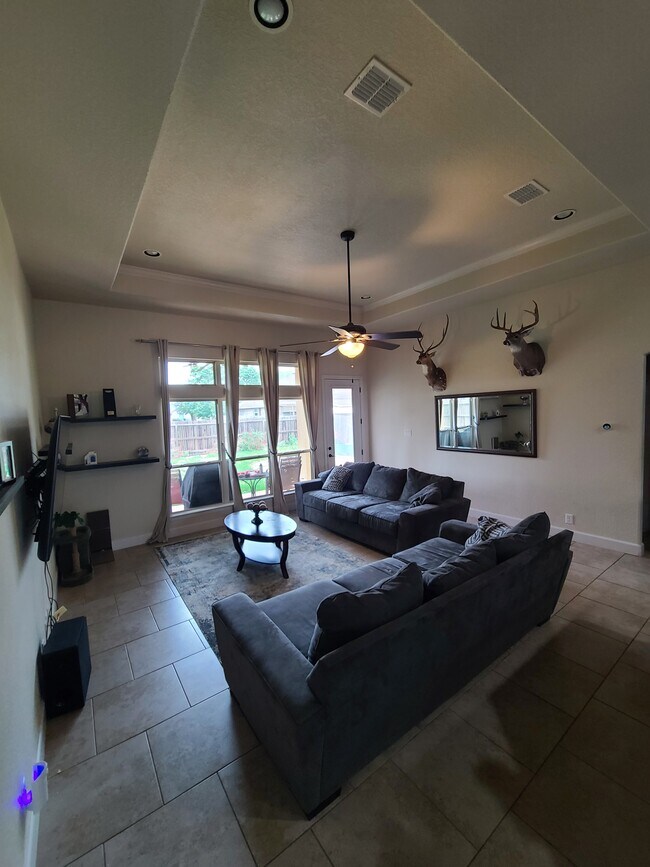 Building Photo - 15508 Fox Ln