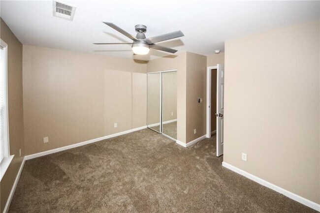 Building Photo - 170 Windcroft Ln NW