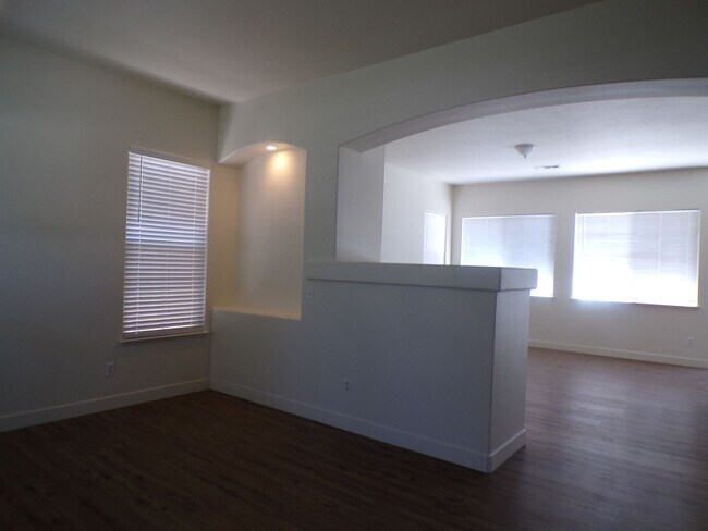 Building Photo - 3308 Chandon Dr