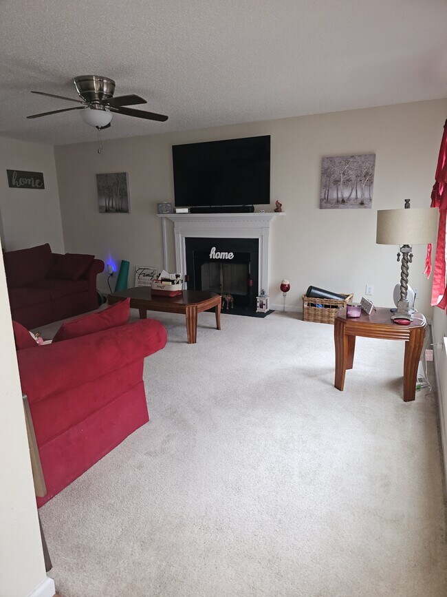 Building Photo - 109 Hardwood Dr