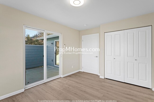 Building Photo - Brand New Two Bedroom Charmer in Lents!