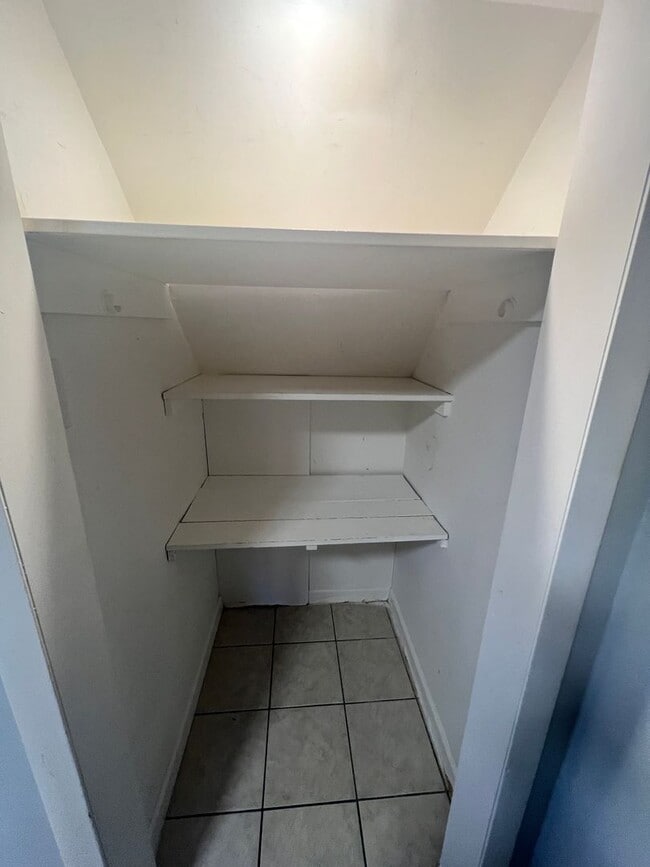 Building Photo - 1011 Merritt St