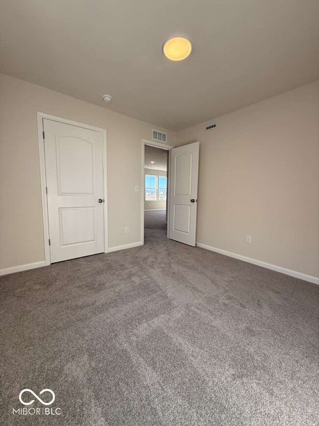 Building Photo - 3815 Sterling Dr