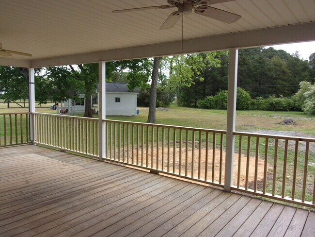 Building Photo - 2152 Bryan Ct