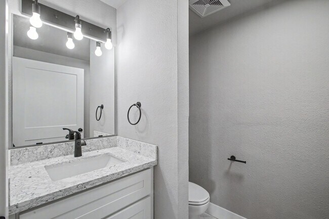 Building Photo - 332 Birch