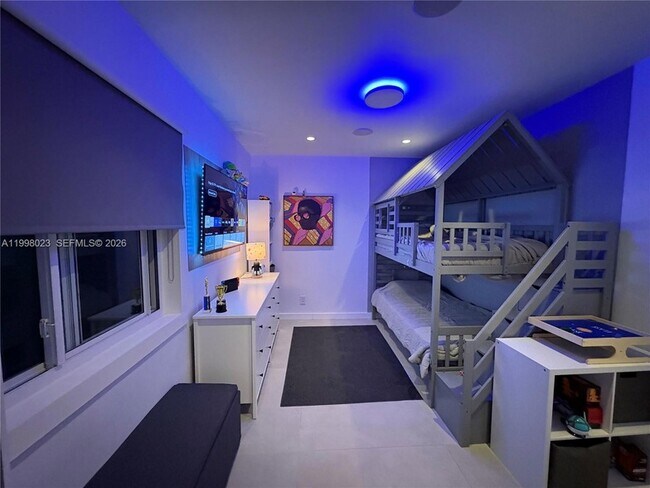 Building Photo - 1205 NE 17th Terrace