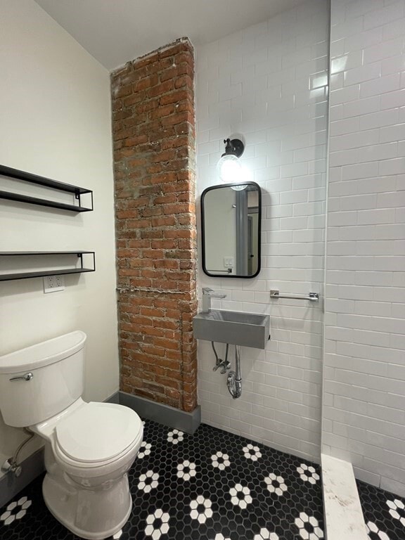 Building Photo - 41 Long Ave